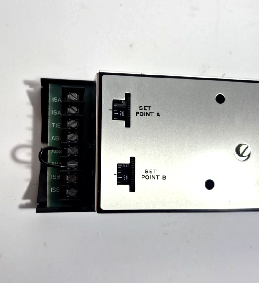 BARBER COLMAN TWO INPUT CONTROLLER CP-8102-0-1 (New Old Stock) - Image 2 of 4