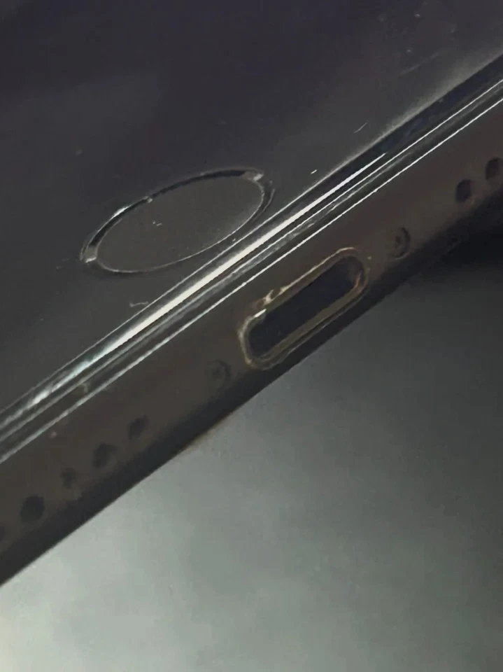 iPhone SE (2020) - 64 GB - Schwarz - funktioniert einwandfrei (inkl. Kabel & Box - Bild 3 von 4