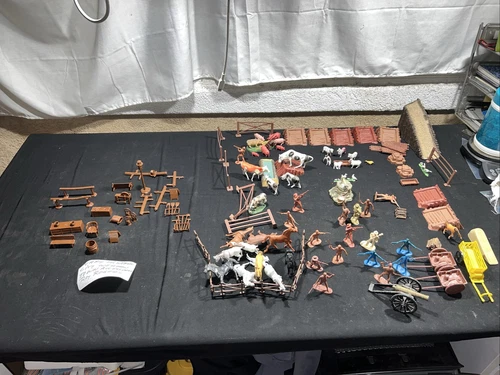 MARX ROY ROGERS MINERAL CITY WESTERN TOWN ACCESORIES PLAYSET As Pictured