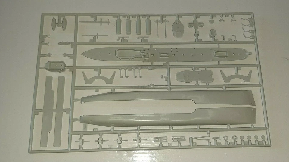 HOBBY KITS MISTER CRAFT 1/500 H.M.S. "IVANHOE" S-99 3°SERIE KIT MONTAGGIO - Immagine 2 di 4