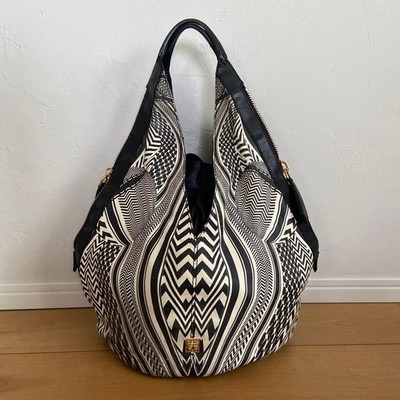 Givenchy leather shoulder bag 362396
