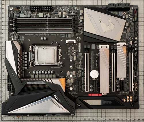 Placa madre Gigabyte Z390 AORUS MASTER Intel Z390 LGA 1151 DDR4 M.2 ATX HDMI