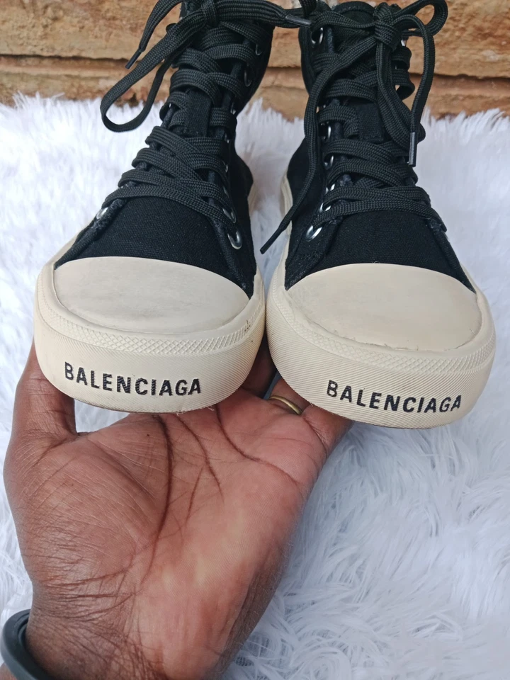 Zapatillas altas Balenciaga negras París desgastadas Foto 4 de 4