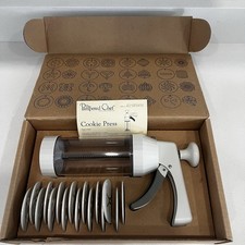 The Pampered Chef #1525 Cookie Press with all 16 Original Discs - White