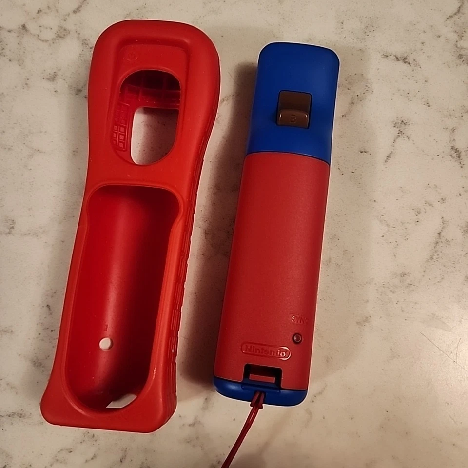 Super Mario Nintendo Wii Motion Plus Remote Controller w/Case RVL-036 - Tested - Image 2 of 3