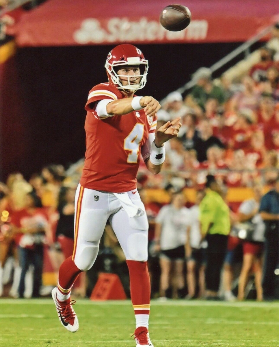 CHAD HENNE 8X10 PHOTO KANSAS CITY CHIEFS KC PICTURE NFL FOOTBALL