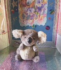 Vtg. R. Dakin / Koala Bear w/Fluffy Tan Inner Ears Sitting '1979 10" Plush