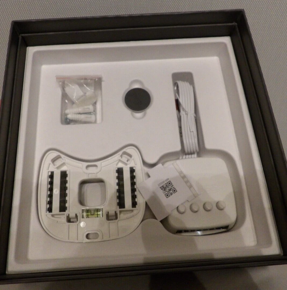 Ecobee Programmable Thermostat 80-00032 Connects to Smart Phone NEW COMPLETE - Image 3 of 4