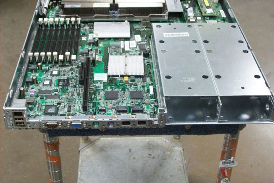 COMPAQ G5 DL 360 DUAL XEON 3ghz, 1333 mhz  - Image 3 of 4