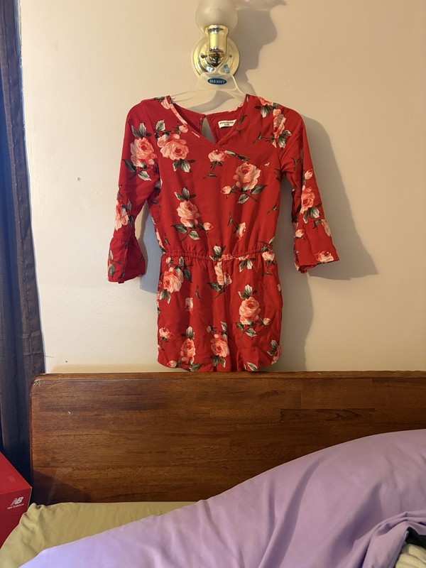 Gorgeous Abercrombie Kids Red Rose Roses Floral Girls Romper 11/12 
