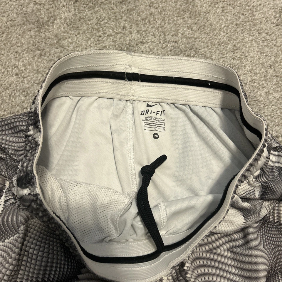 Nike Kobe Mambula Elite Snakeskin Shorts Size Medium - Image 2 of 4