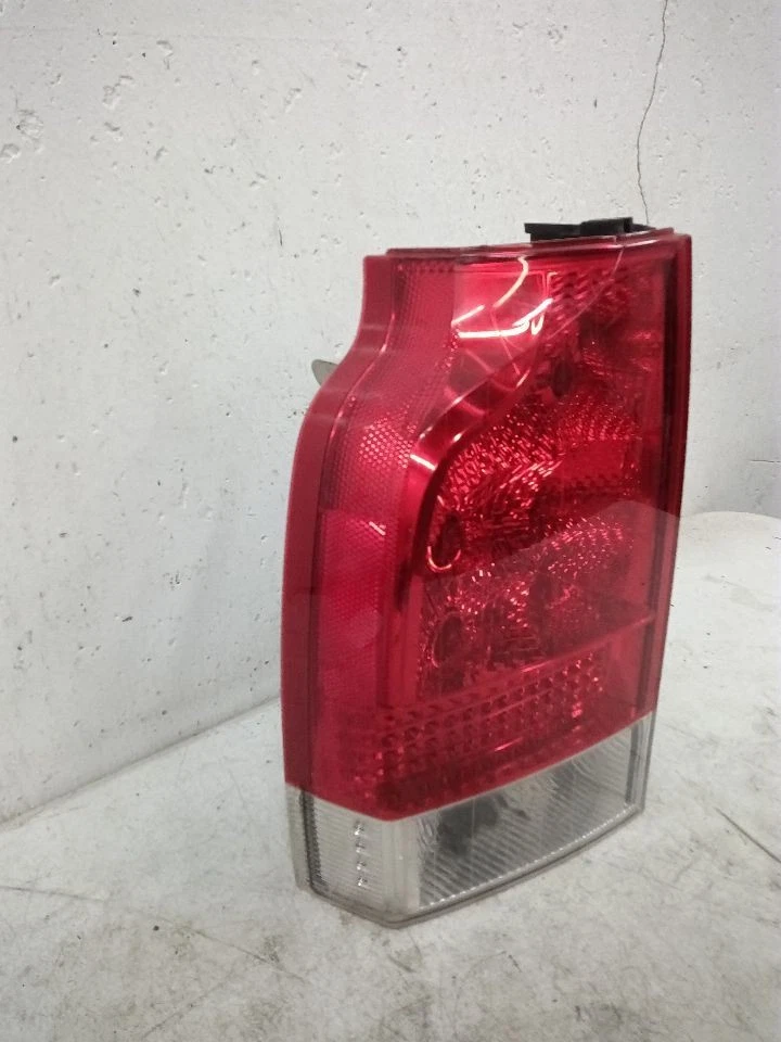 05 2006 07 Volvo 70 Series Driver Left LH Lower Tail Light Lamp | Station Wagon - Image 2 of 4
