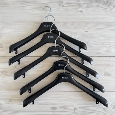 Hugo Boss Kleiderbügel schwarz Kunststoff mit weißem Logo strapazierfähig Original 5 Stück