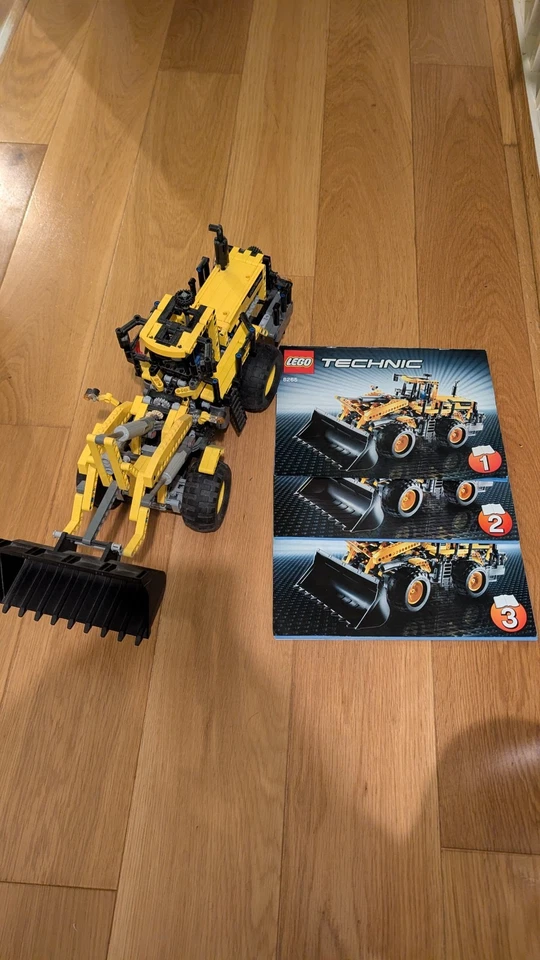 LEGO Technic 8265 Front Loader, photo 1 of 3