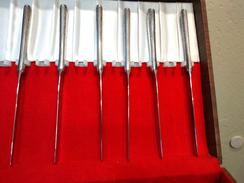 Juego de cubiertos procesionales de 20 piezas de plata de ley con estuche sin mono Foto 2 de 4