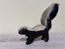 STEIFF VINTAGE MOHAIR SKUNK BUTTON METAL IN EAR
