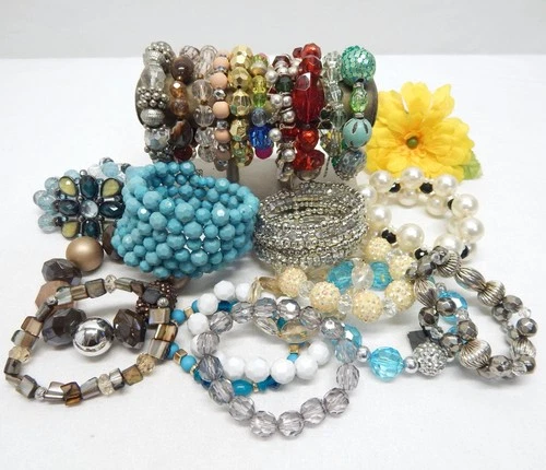 VINTAGE TO NOW FASHION/COSTUME JEWELRY BRACELET LOT ASSORTED TYPES & MATERIALS