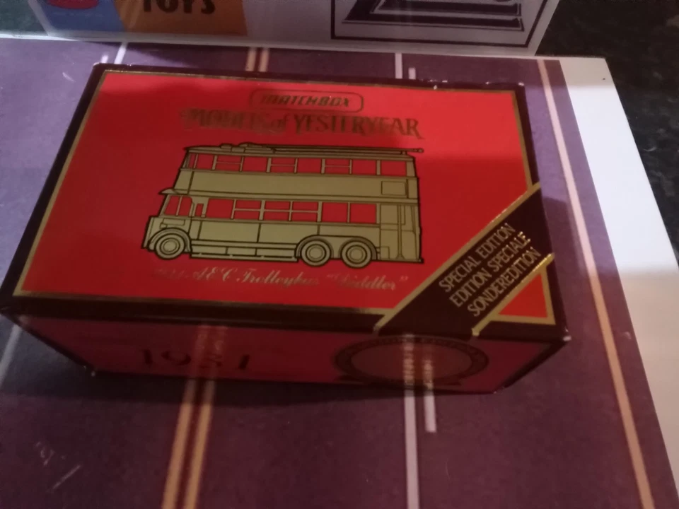 Matchbox Models Of Yesteryear Y10 1934 AEC Trolley Bus Mint in Box - Image 4 of 4