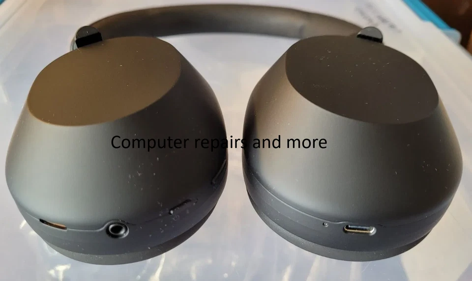 Sony WH-1000XM5/B Wireless Industry Leading Noise Canceling Bluetooth Headphones - Image 4 of 4