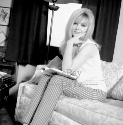 1960s Negative-sexy blonde pinup girl Vicki Carsen-cheesecake t63709