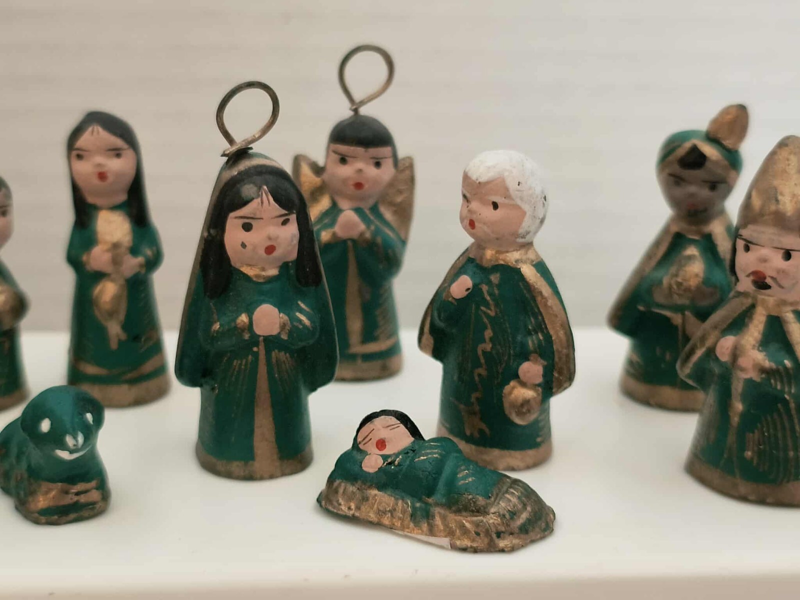 VINTAGE MEXICO HAND PAINTED CLAY NATIVITY SET- 12 PIECE/ MINI SET 2"