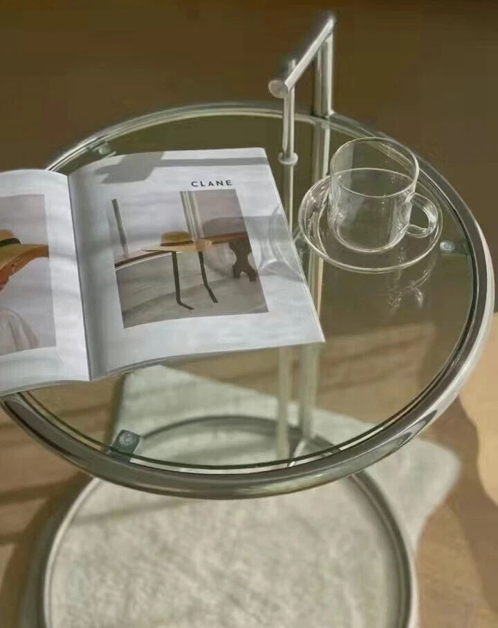 Tavolino Design Eillen Gray . Regolabile in altezza - Immagine 2 di 3