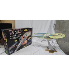 Star Trek Generations Starship Enterprise NCC-1701-B Playmates 6172 Electronic