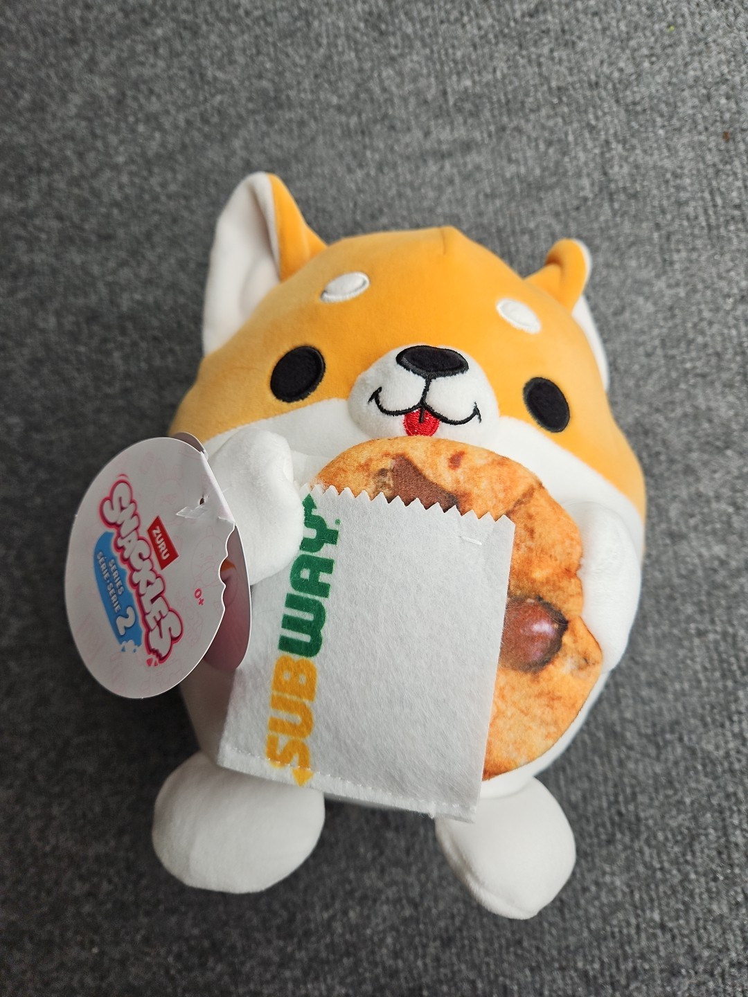 Zuru Snackles Series 2 Shaun The Dog Holding Subway Cookie 8" Plush NEW (C)