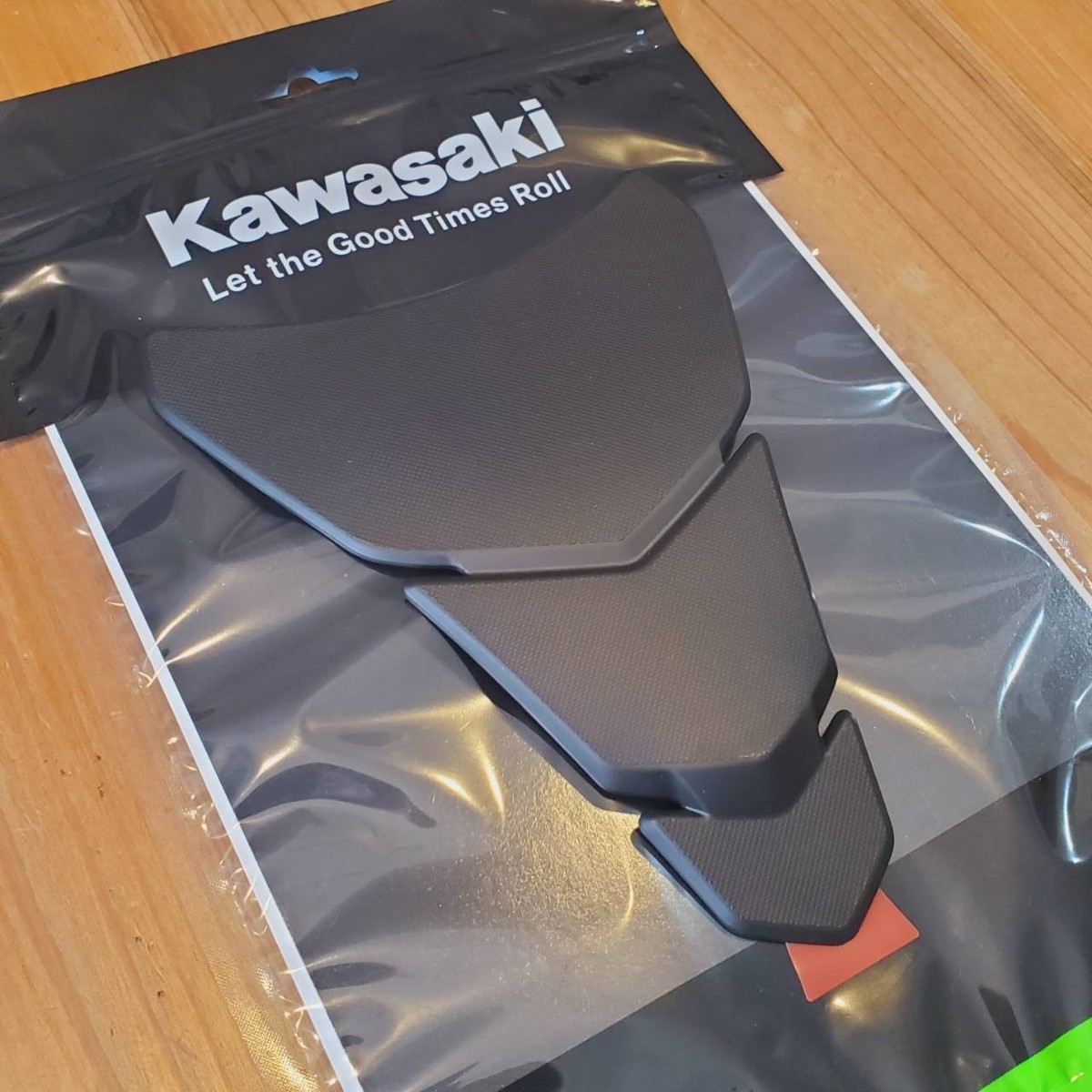 KAWASAKI Genuine 2018-2023 Ninja H2 SX / Z H2 Tank Pad Protector