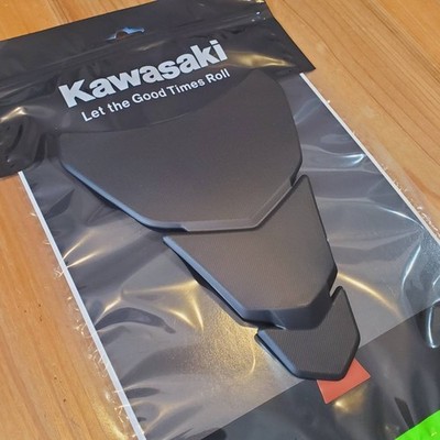 KAWASAKI Genuine 2018-2023 Ninja H2 SX / Z H2 Tank Pad Protector