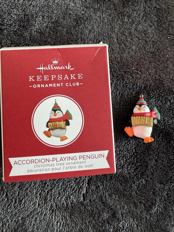 HALLMARK “Member Exclusive”  Accordian-Playing PETITE PENGUINS Series 2020