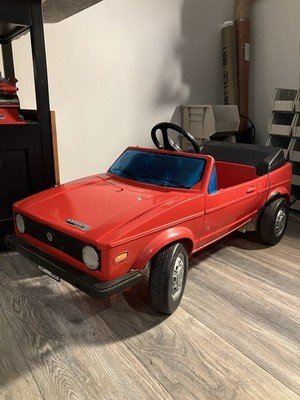 Rare Red vintage Pines Volkswagen Diesel Rabbit /Cabrio Kids Electric car