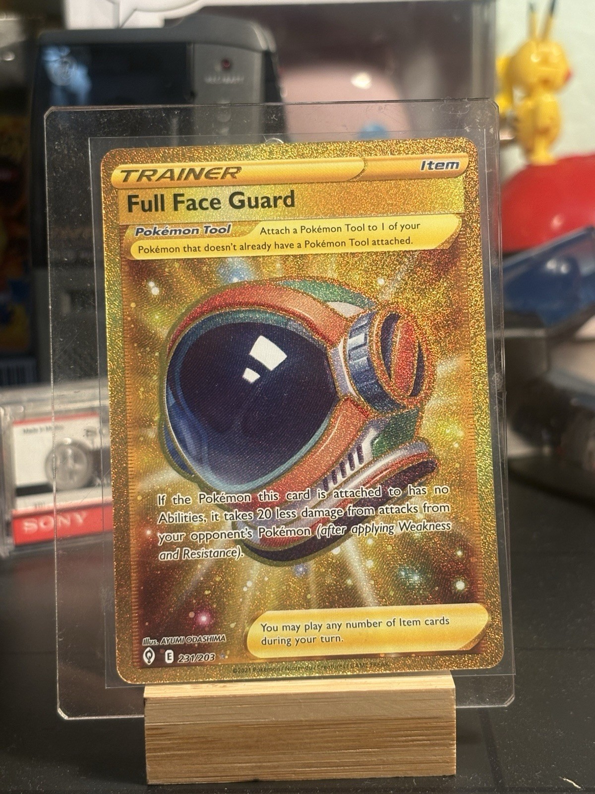 Full Face Guard 231/203 Secret Rare Evolving Skies Pokemon NM