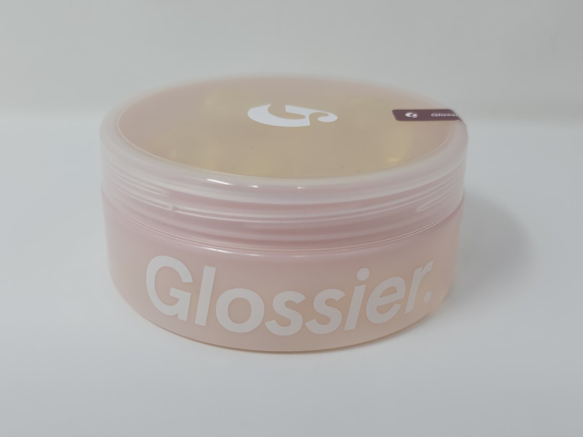 glossier キャンドル Orange Blossom Neroli Orange Blossom Neroli Candle on a rainy morning 💕 : r/glossier