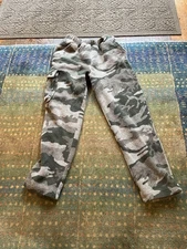 Cabela’s outfitter camo windproof berber fleece pants M