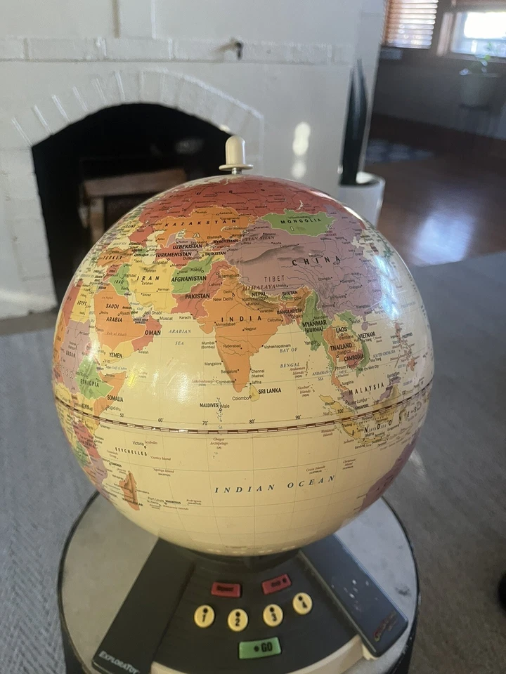 Geo Safari Talking World Globe образовательная исследовательская интерактивная викторина игра. - Изображение 4 из 4