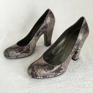 stuart weitzman snakeskin pumps