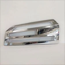 Damaged Western Star LH Air Intake Bezel w/o Logo - P/N  17-19332-000