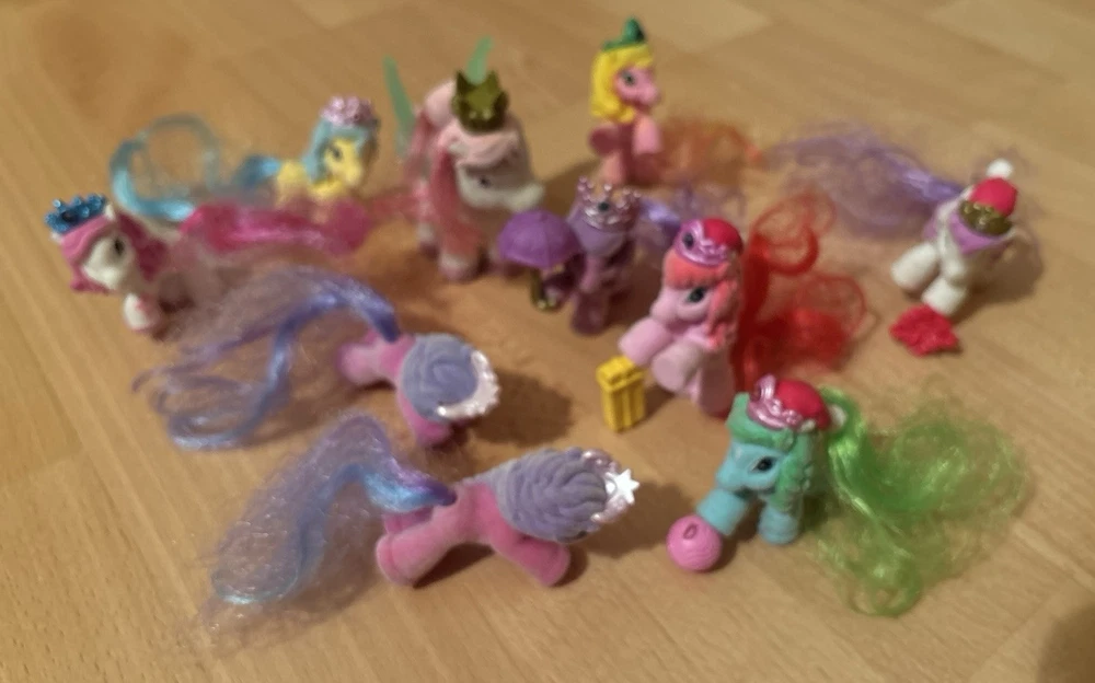 10 Filly Pferde
