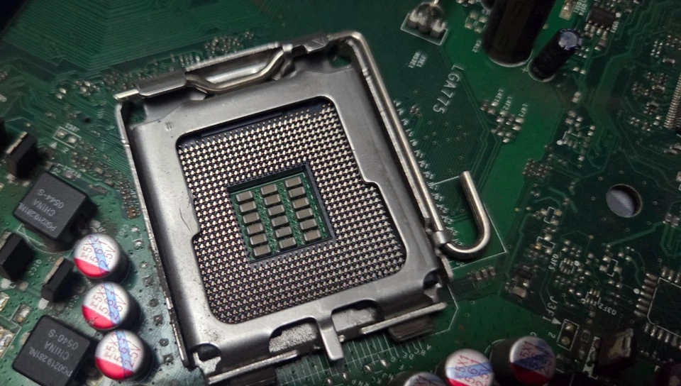 INTEL E210882 D945GCZ/ D945PAW SKT 478 DDR mATX MOTHERBOARD - Image 3 of 4