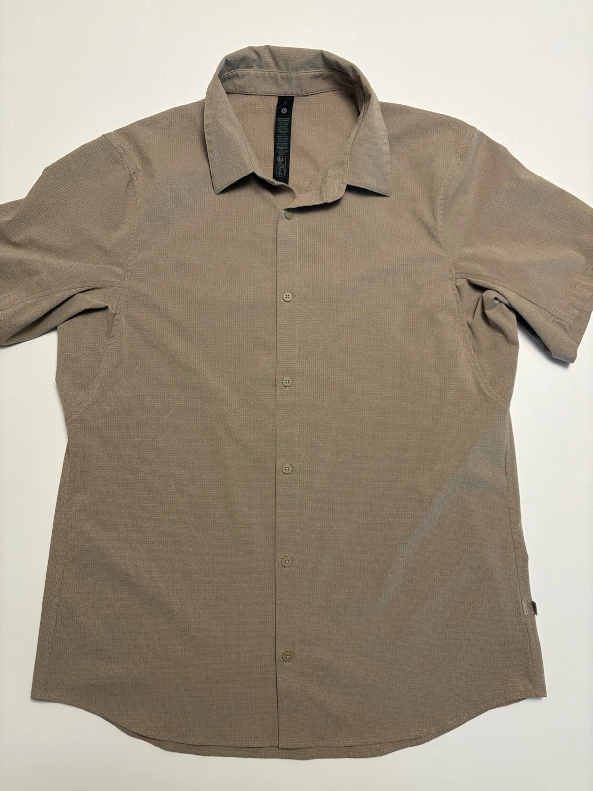 Lululemon Mens XL Short Sleeve Button Down Shirt Khaki Tan Stretch Collared
Opens in a new window or