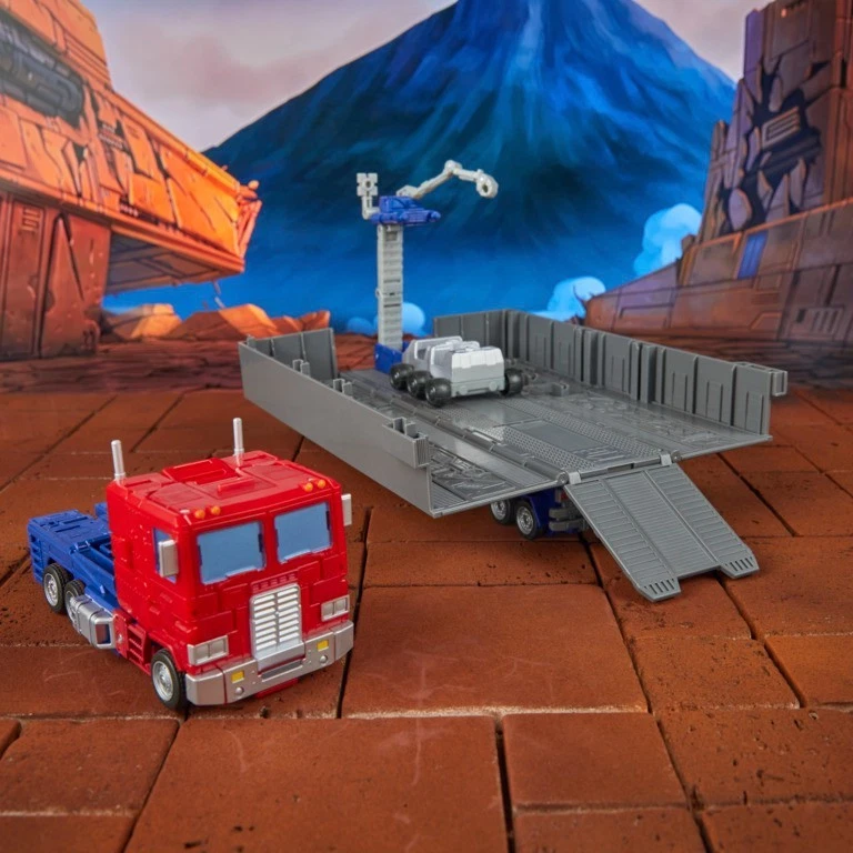 Studio Series Commander Class Transformers The Movie 86 31 Optimus Prime - Image 3 of 4