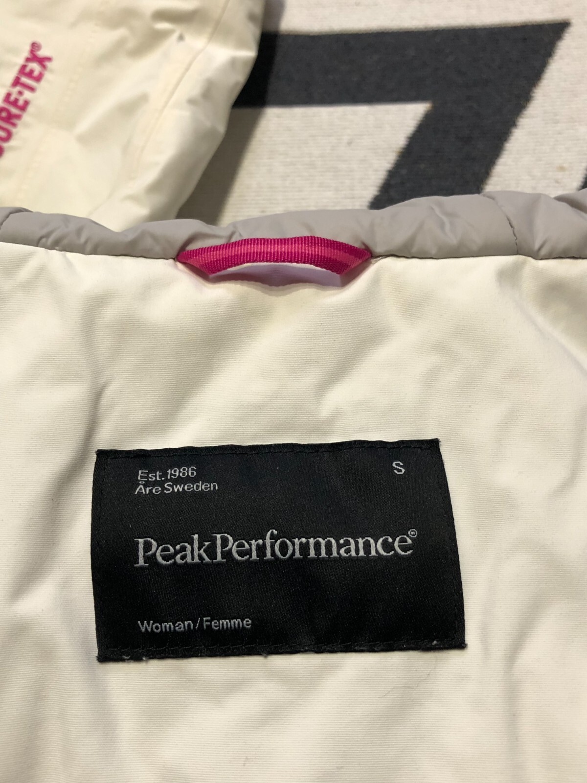 PEAK PERFORMANCE WOMENS HELILO RECCO GORETEX PUFFER JACKET SIZE S RRP £490