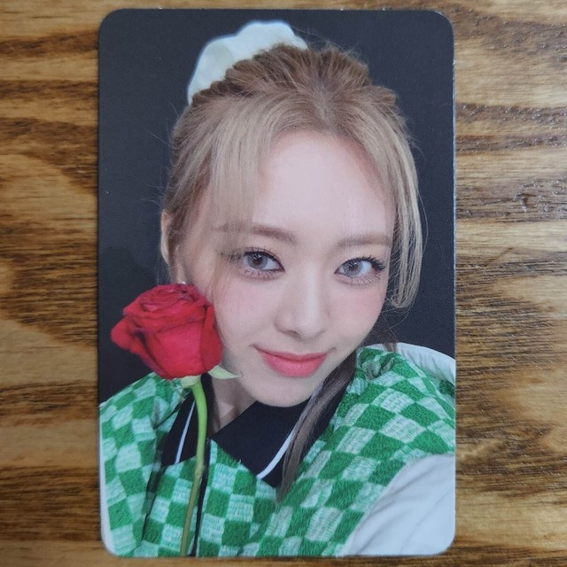 Yuna Official Photocard Itzy Cheshire Special Edition Genuine Kpop