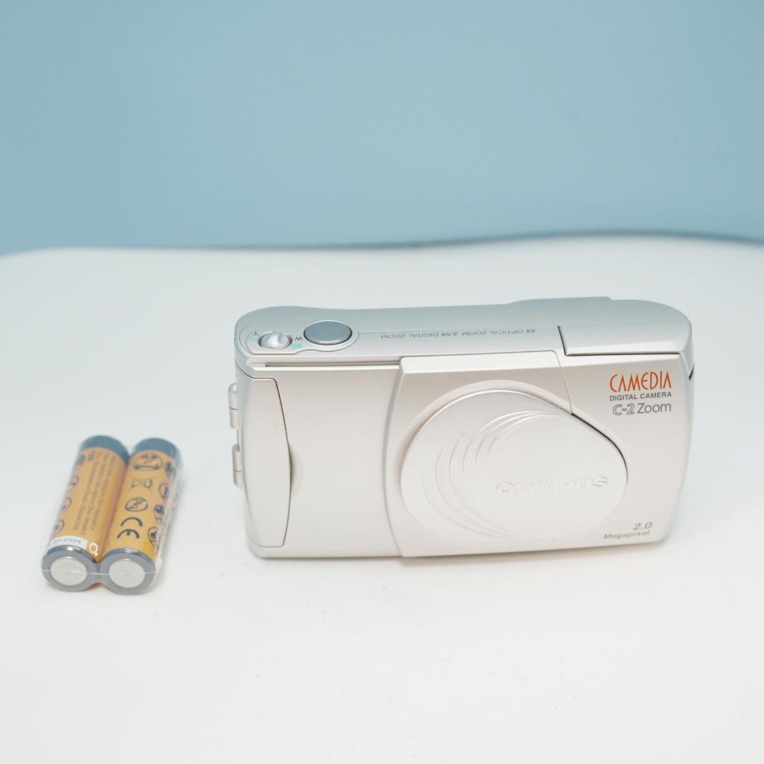 OLYMPUS CAMEDIA C-2 ZOOM (良品） 330px-OlympusC220ZoomCamera.jpg