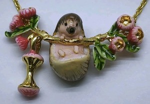 Authentic Vtg Bill Skinner Enamel Hedgehog Flower Apple Core Pendant Gold Plated Necklace 