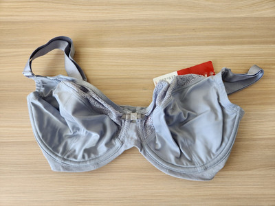 Triumph Beauty-Full Basics W Vollschalen-Plunge-BH mit Bügel grau (00pp) 38DD