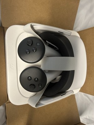 Meta Quest 3S Standalone VR Headset 128GB White with Controllers