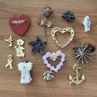 Mixed Lot 14 Brooches Pins Hearts Flowers Angels Ladybug Anchor Starfish Burst — photo 10