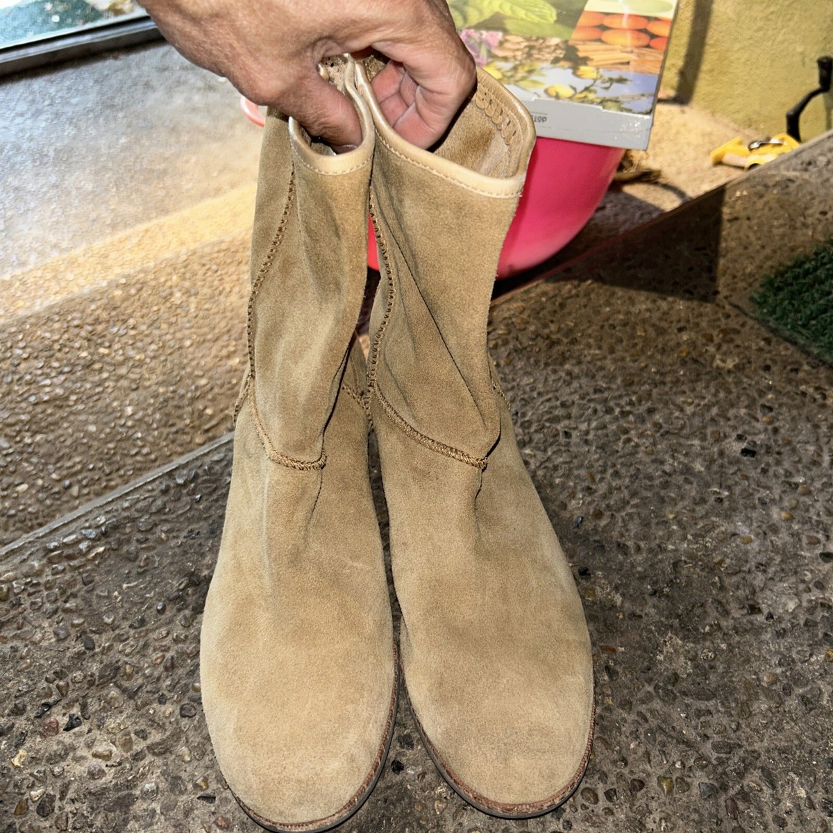 UGG Australia Women display picture 2